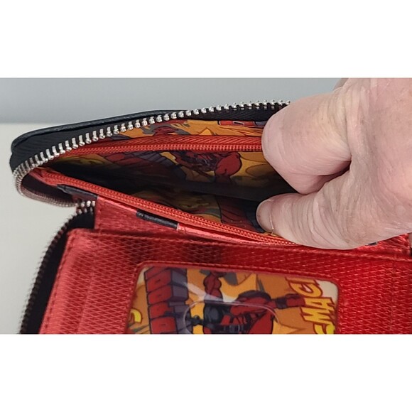 Marvel Loungefly Deadpool Metallic With Belt Design Cosplay Zip Around Wallet - Picture 5 of 10